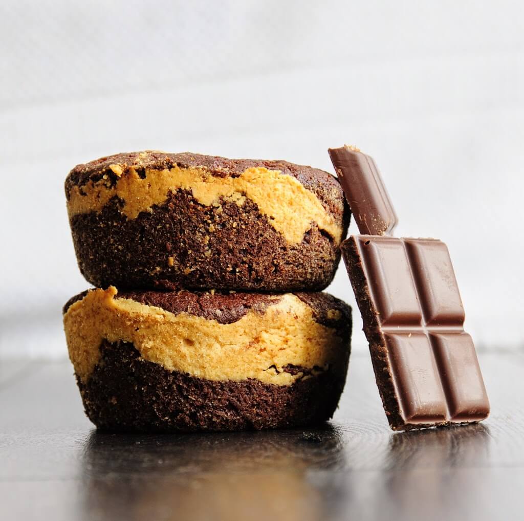 Peanut Butter Chocolate Mini Cakes - Vegan Valentine's Day Recipes