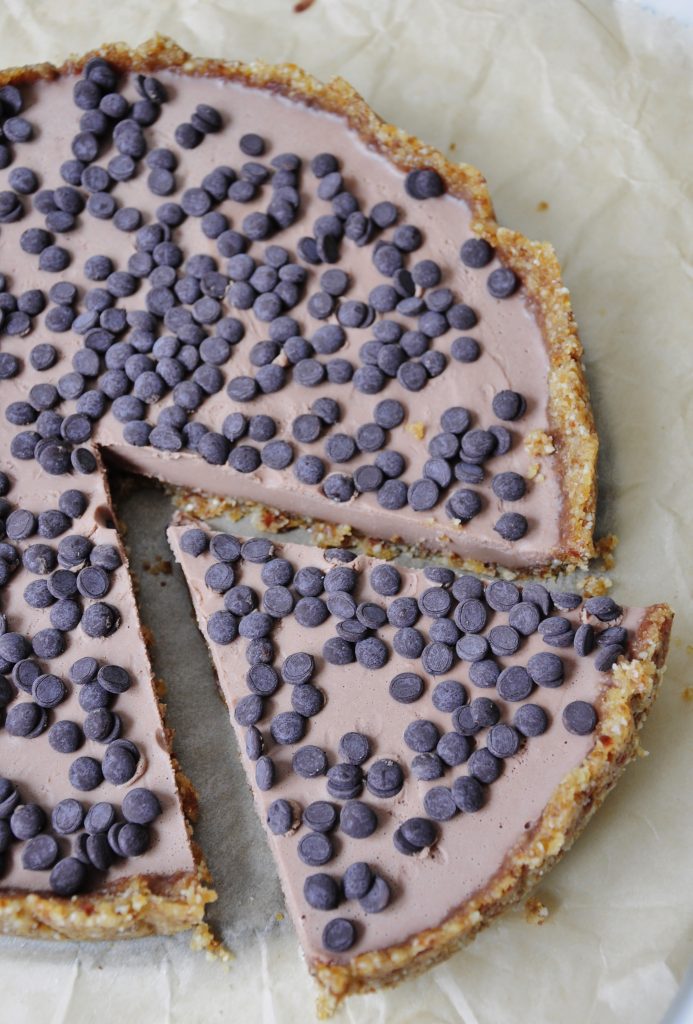 Vegan Chocolate Mousse tart recipe - Vegan Valentine's Day Recipes