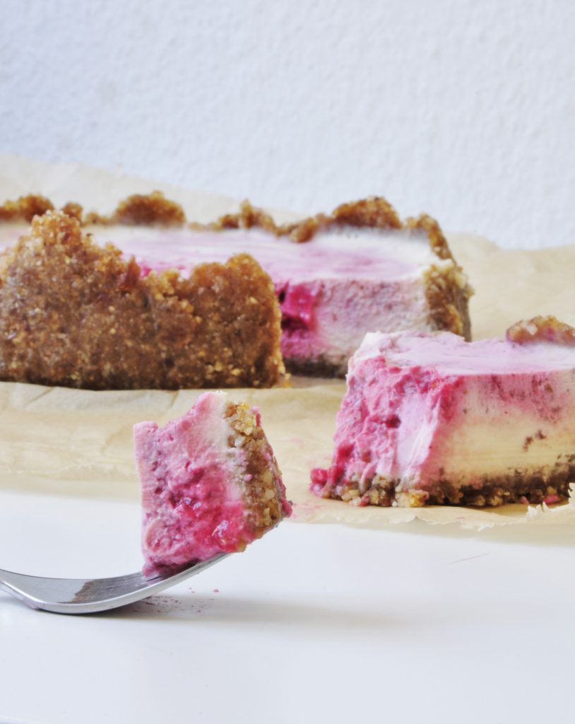 Vegan Lemon Cheesecake Recipe with Raspberry Swirl - Vegan Family Recipes #dessert #glutenfree #gf