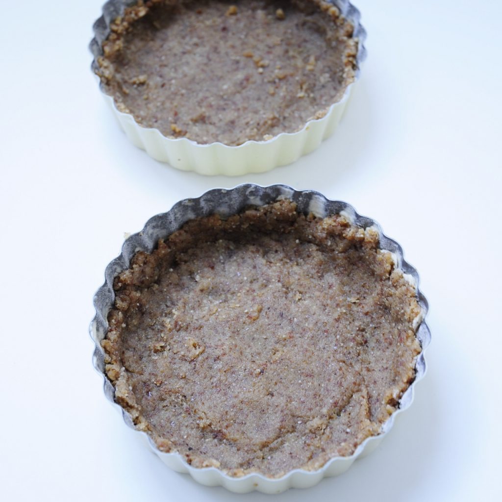 Mini Vegan Strawberry Cheesecake Recipe walnut crust - Vegan Family Recipes #dessert #glutenfree #paleo