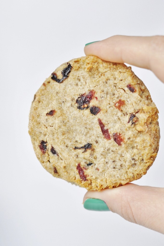 Nut Butter Cookies with Cranberries recipe - Vegan Valentine's Day Recipes #Dessert #vday #gf