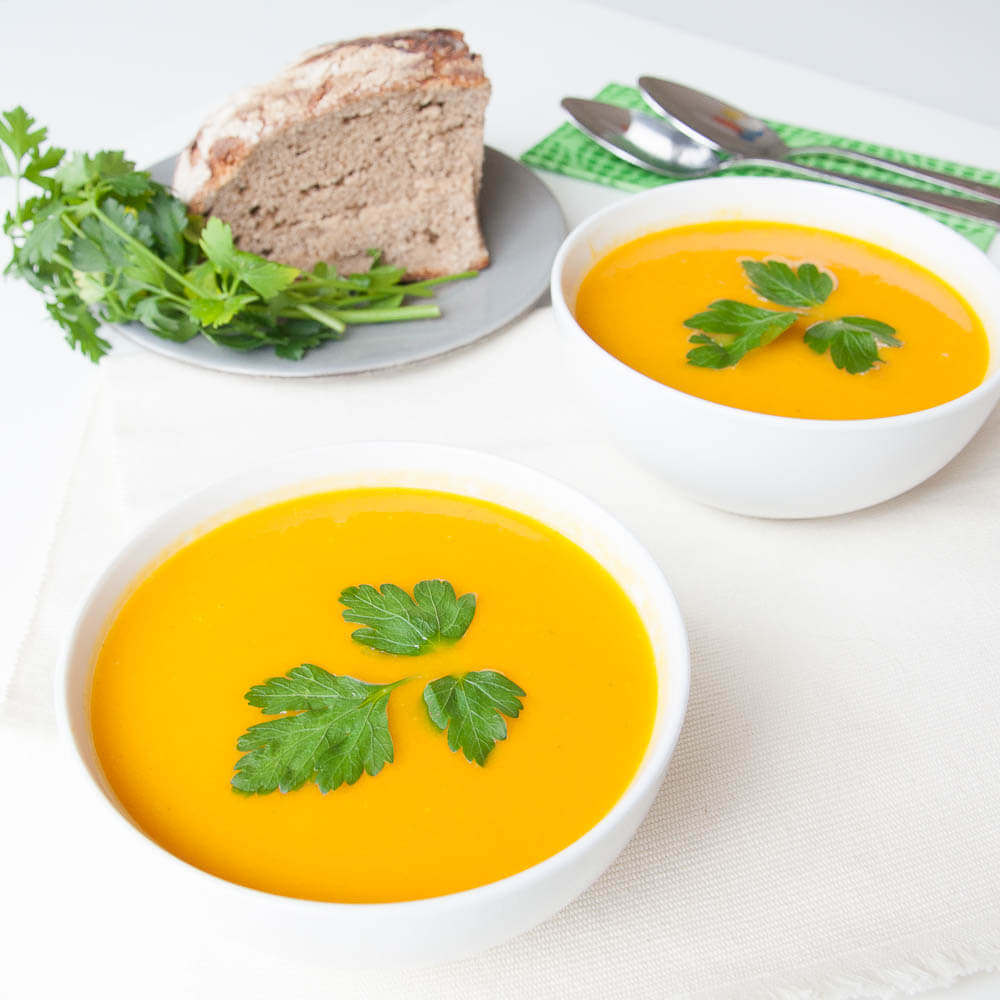 Vegan Carrot Soup with Ginger - Vegan Family Recipes #vegetarian #health #glutenfree