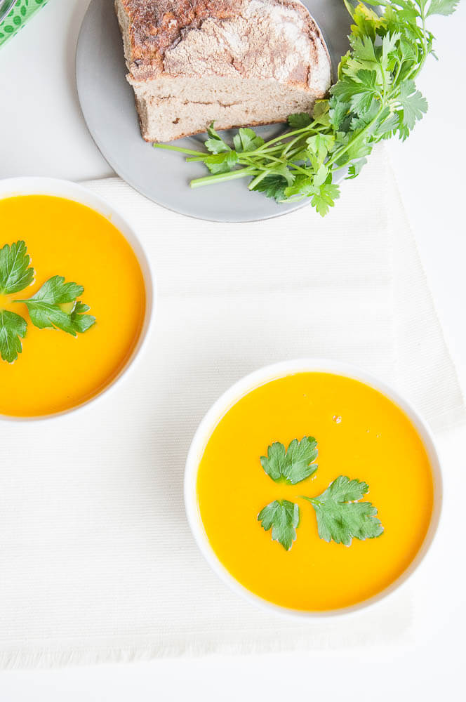 Healthy Vegan Carrot Soup with Ginger - Vegan Family Recipes #vegetarian #health #glutenfree