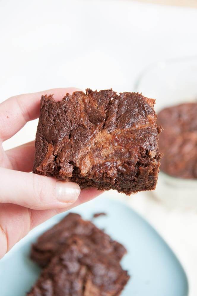 Vegan Caramel Brownies Recipe - Vegan Valentine's Day Recipes #Dessert #vday #gf