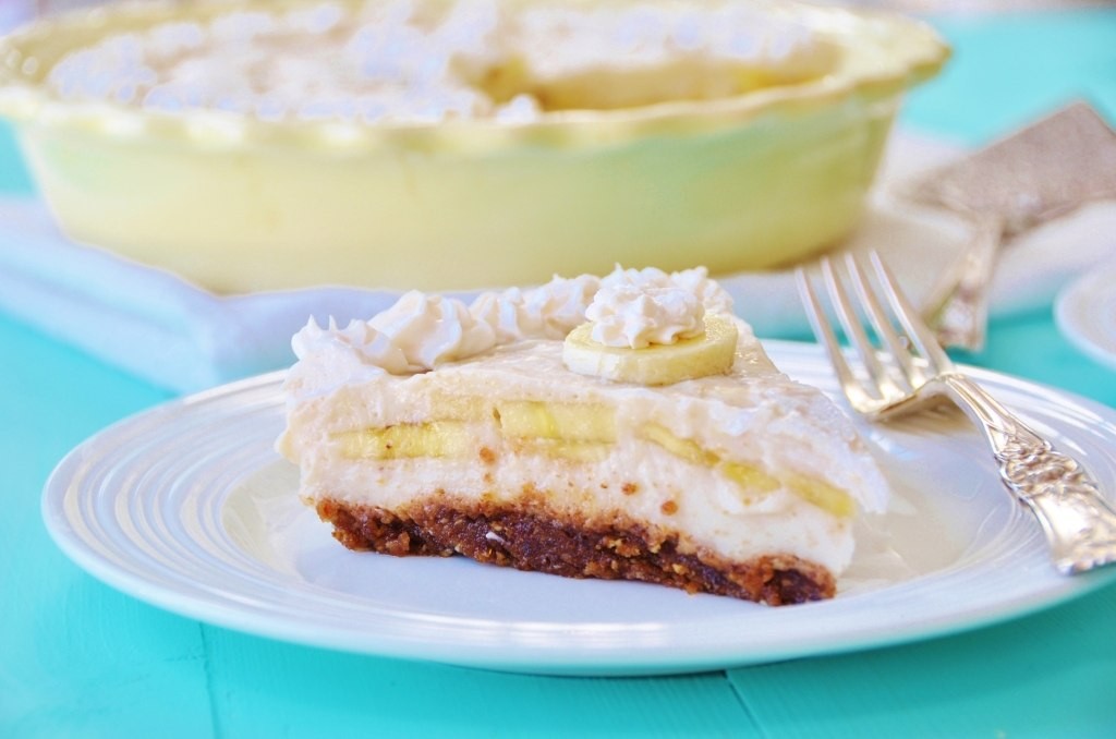 Vegan Banana Cream Pie Recipe - Holiday Pie Round-up