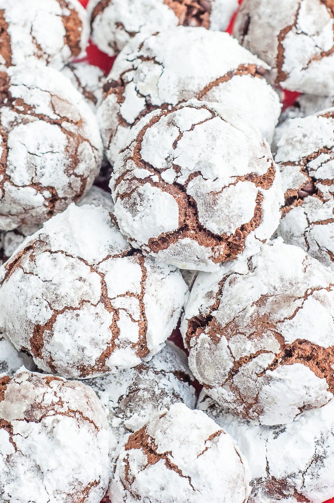 Vegan Crinkle Cookies Recipe Christmas - Vegan Family Recipes #christmas #recipe