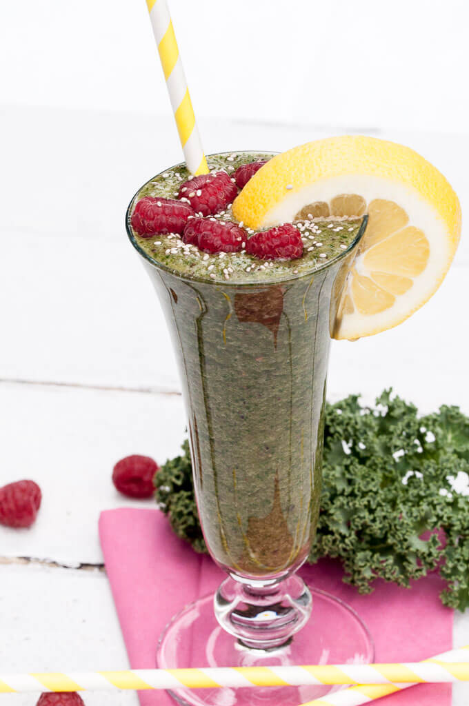 Kale Spinach Smoothie Recipe - Vegan Family Recipes #healthy #fruit #green