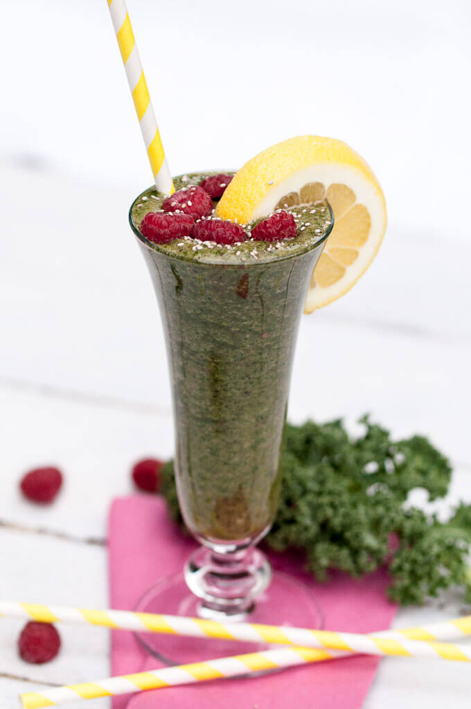 Kale Spinach Smoothie Recipe - Vegan Family Recipes #healthy #fruit #green