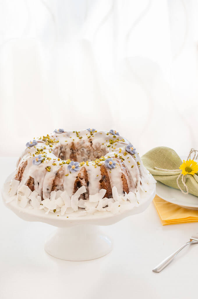 Gluten-free Vegan Carrot Cake Recipe with Icing #Easter #Coconut #healthy