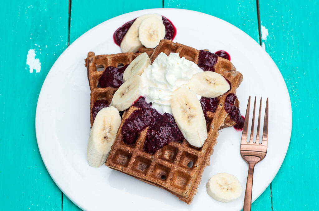 Vegan Banana Waffles Recipe - VeganFamilyRecipes.com #healthy #breakfast