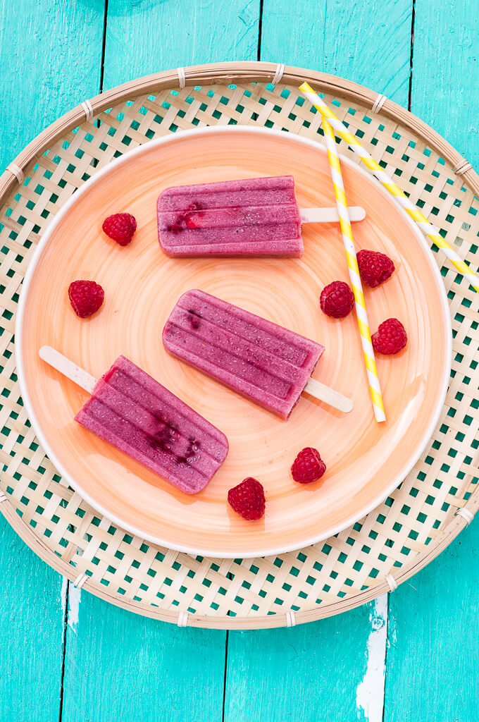 Creamy Chia Raspberry Popsicles that are easy to make and super delicious! #vegan# dairyfree #healthy