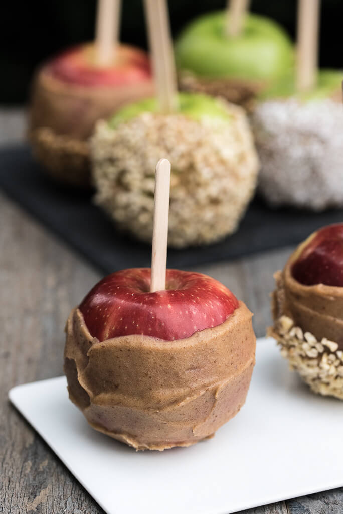 Vegan Caramel Apple Recipe made with Coconut Oil, Dates, and your choice of plant-based milk | VeganFamilyRecipes.com | #easy #autumn