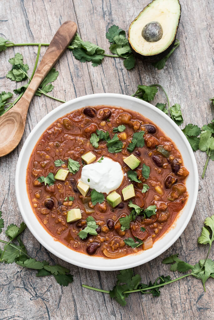 Red Lentil Chili Recipe , Quick, Easy and vegan - VeganFamilyRecipes.com #dinner #meatless