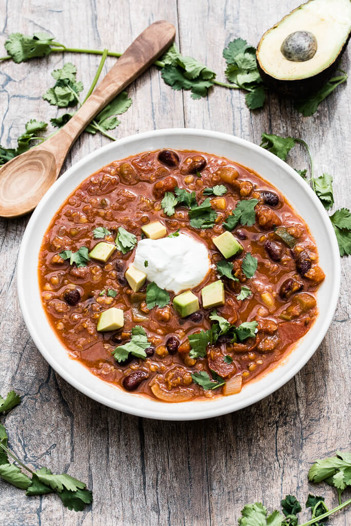 Red Lentil Chili Recipe , Quick and Easy - VeganFamilyRecipes.com #vegan #dinner