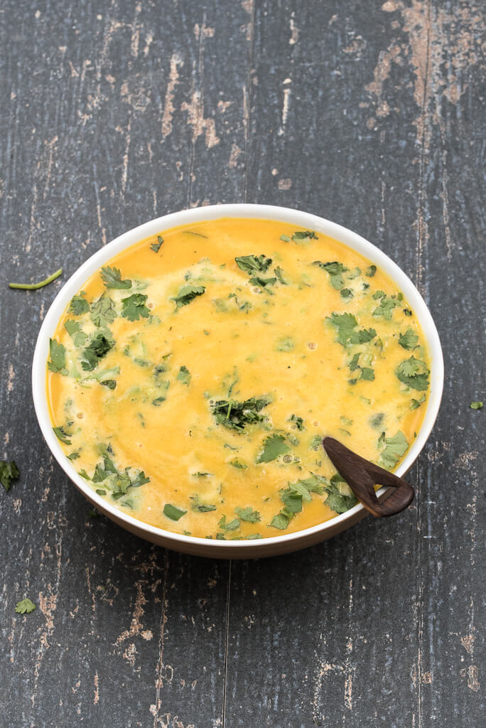 Coriander Carrot Soup Recipe Vegan Gluten-free /// VeganFamilyRecipes.com #healthy #vegetarian